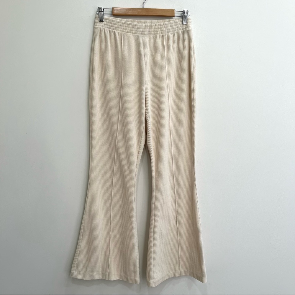 Aerie soft corduroy pull on flare pants cream size medium athleisure loungewear